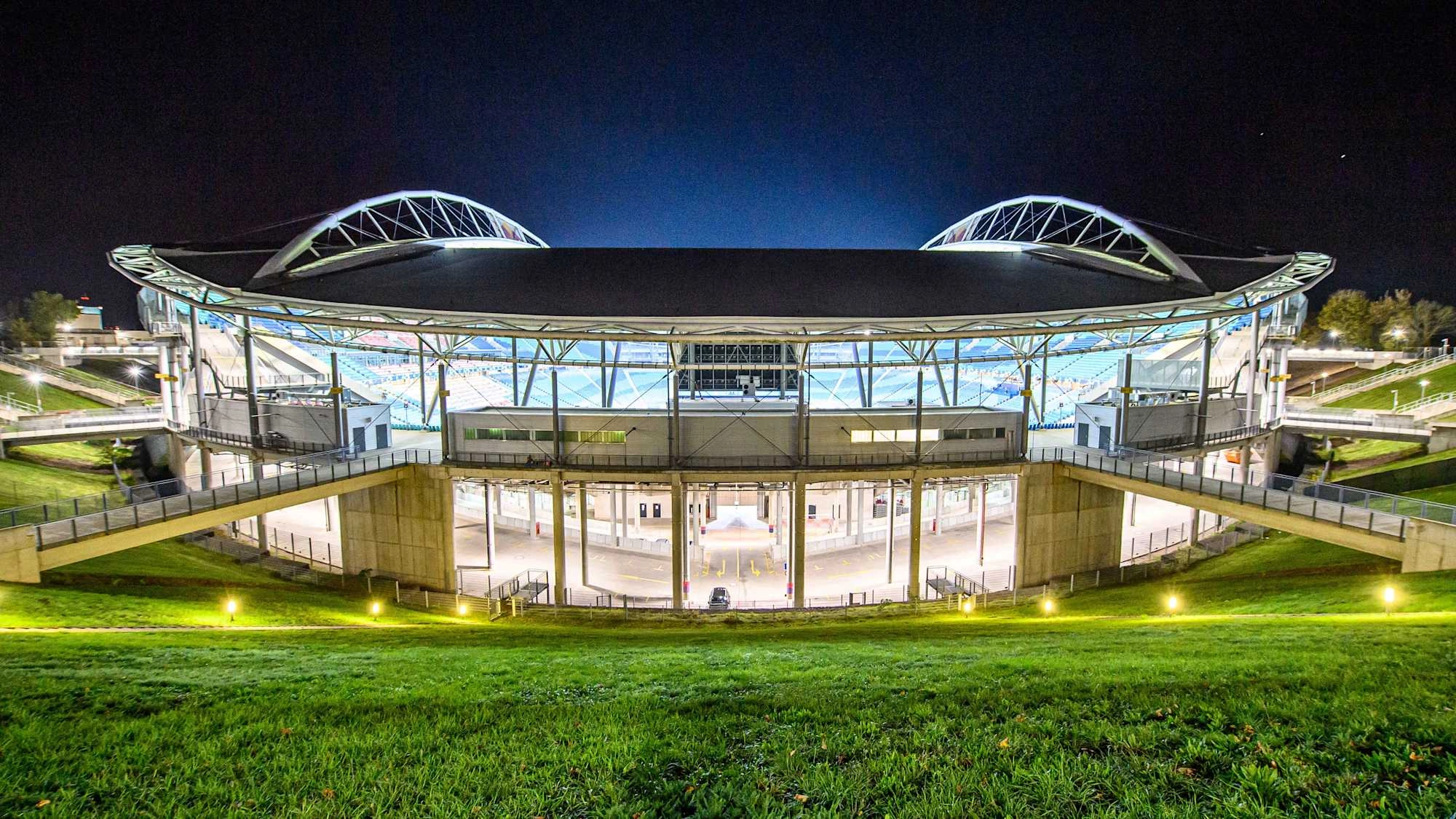 Red Bull Arena Leipzig: Sự Trỗi Dậy Từ Đống Tàn Tích
