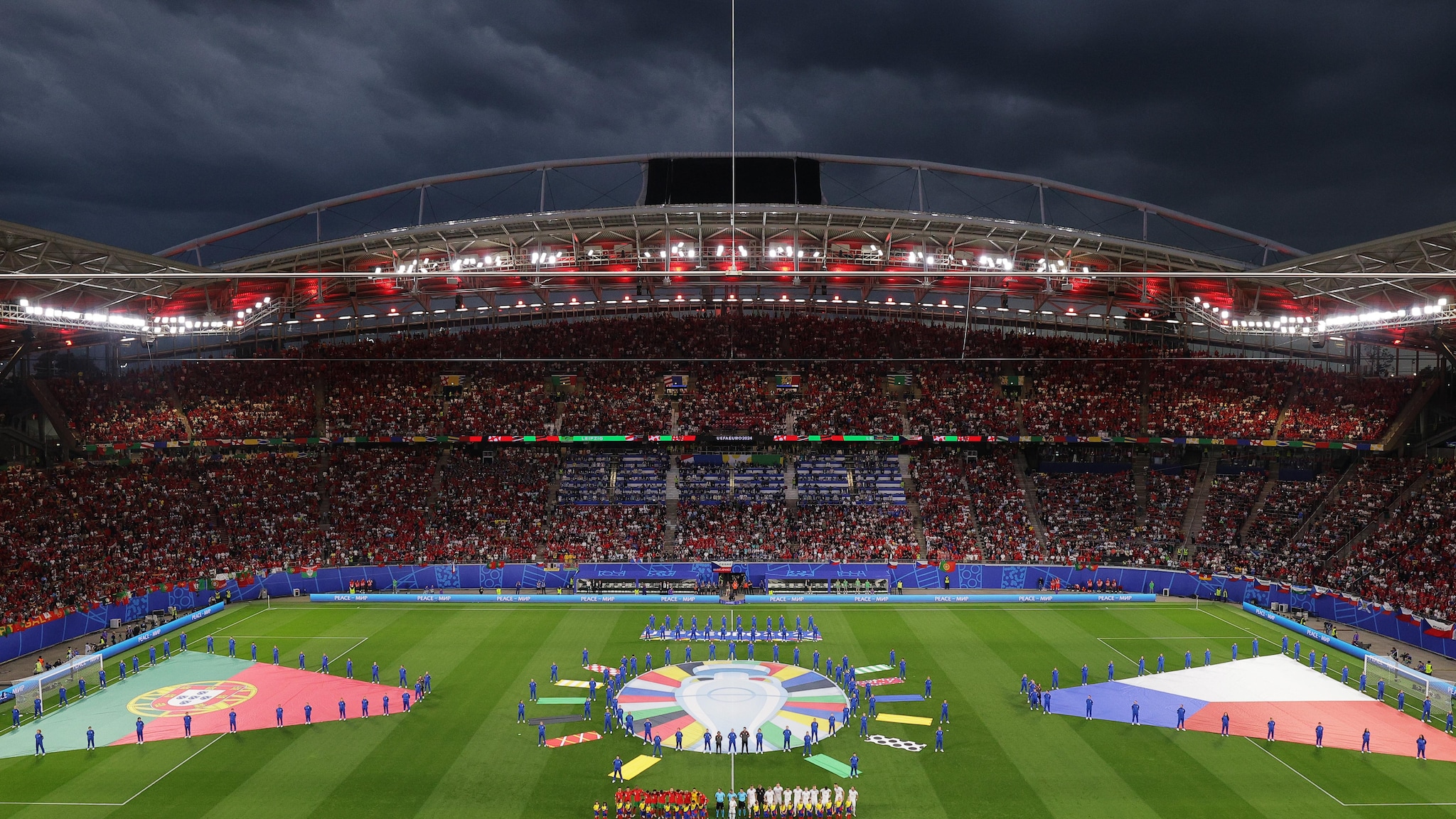 Red Bull Arena Leipzig: Sự Trỗi Dậy Từ Đống Tàn Tích