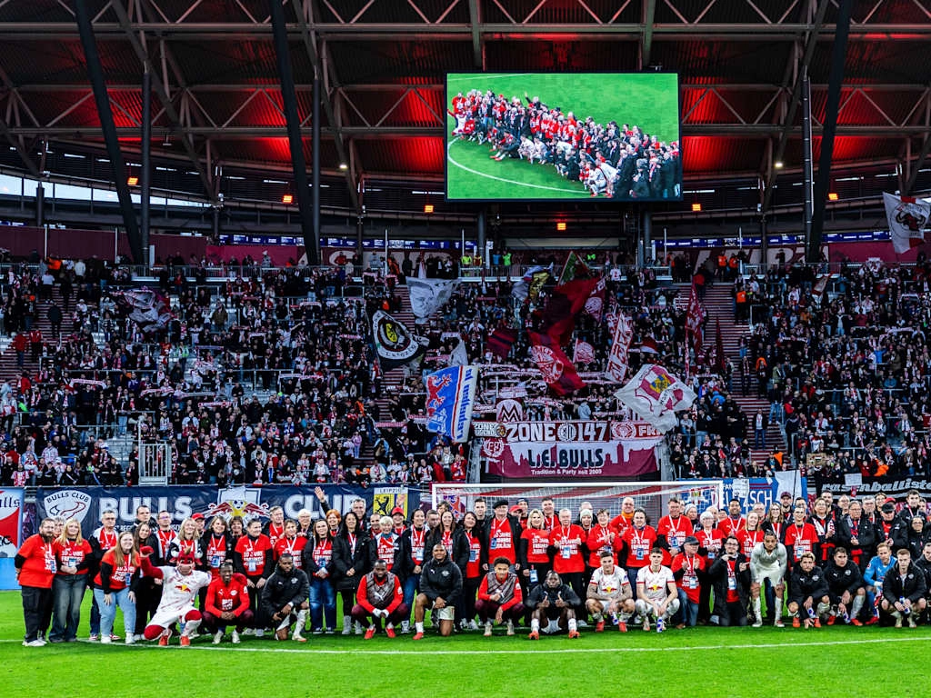 Red Bull Arena Leipzig: Sự Trỗi Dậy Từ Đống Tàn Tích
